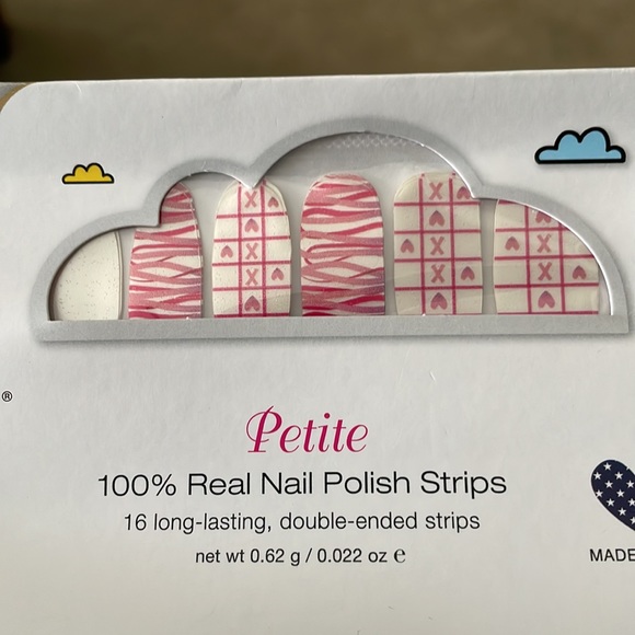 Color Street. Petite Size. Little Kisses. - Picture 2 of 3